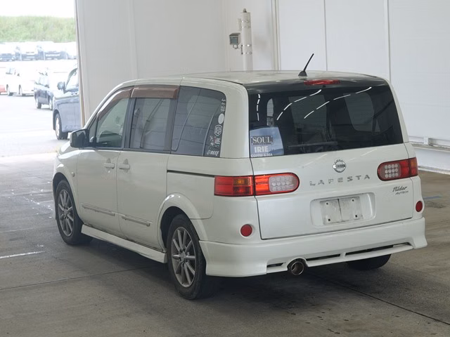 NISSAN LAFESTA