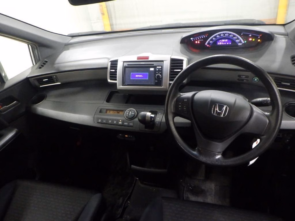 HONDA FREED SPIKE