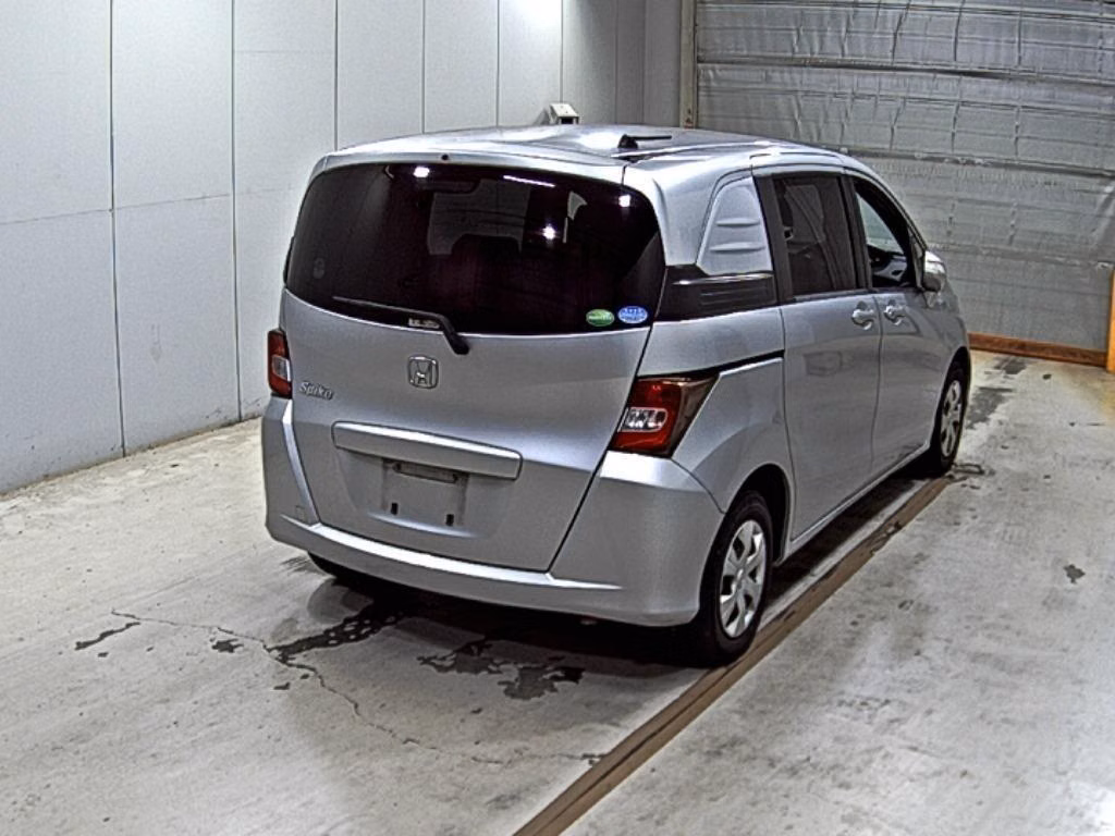 HONDA FREED SPIKE