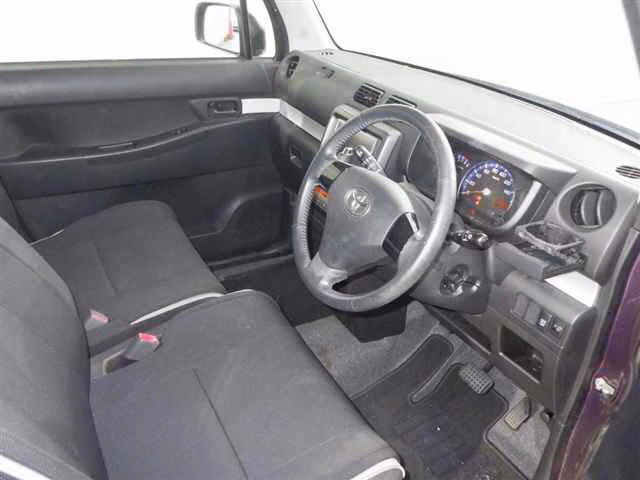 TOYOTA PIXIS SPACE