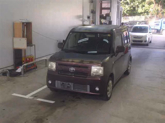 TOYOTA PIXIS SPACE