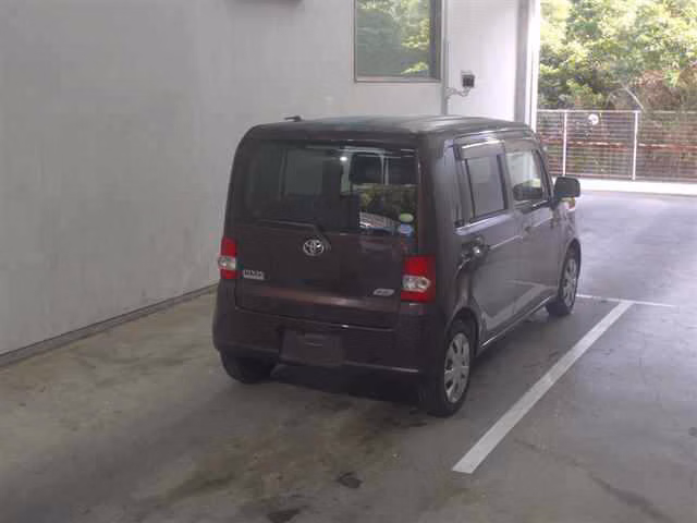 TOYOTA PIXIS SPACE