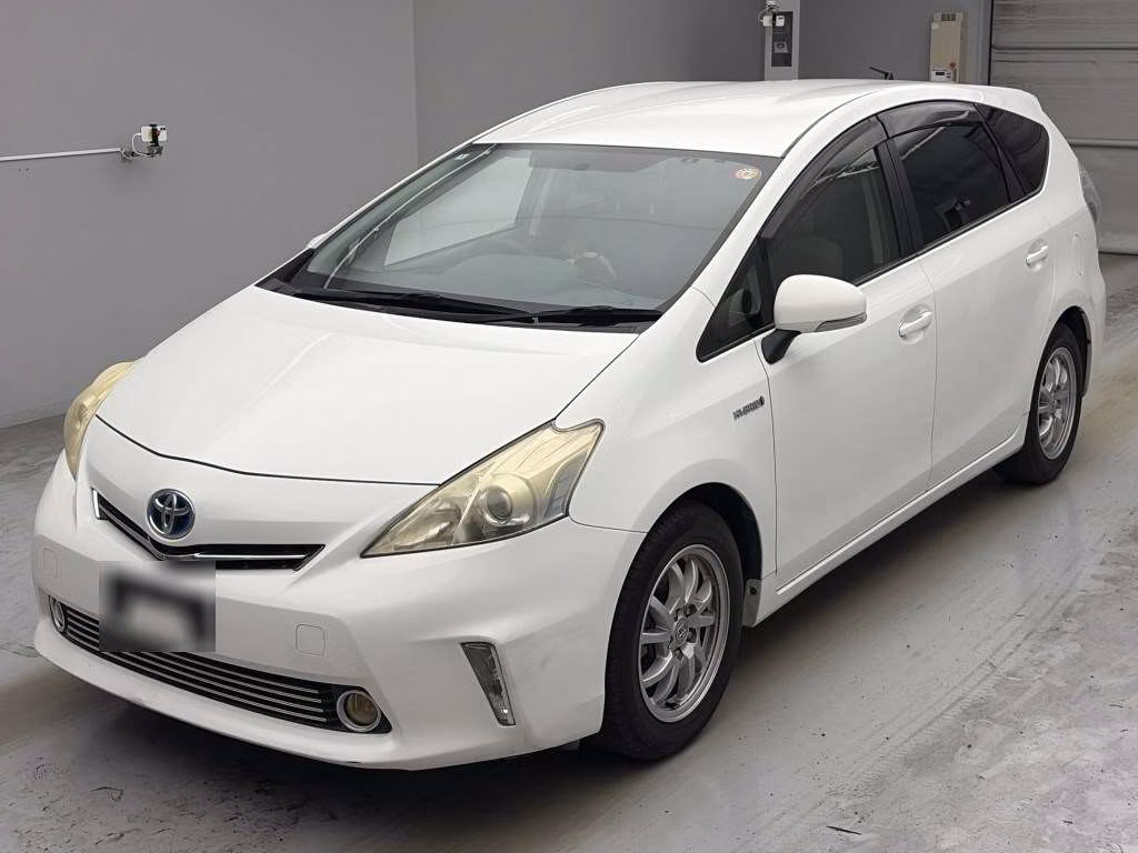 TOYOTA PRIUS ALPHA