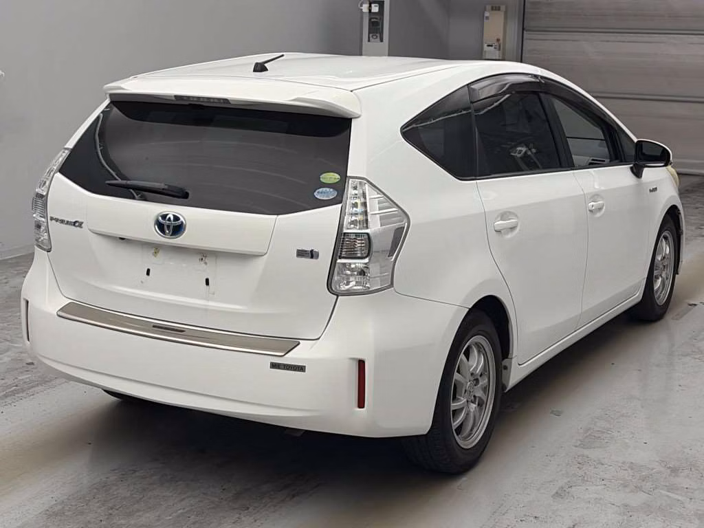 TOYOTA PRIUS ALPHA
