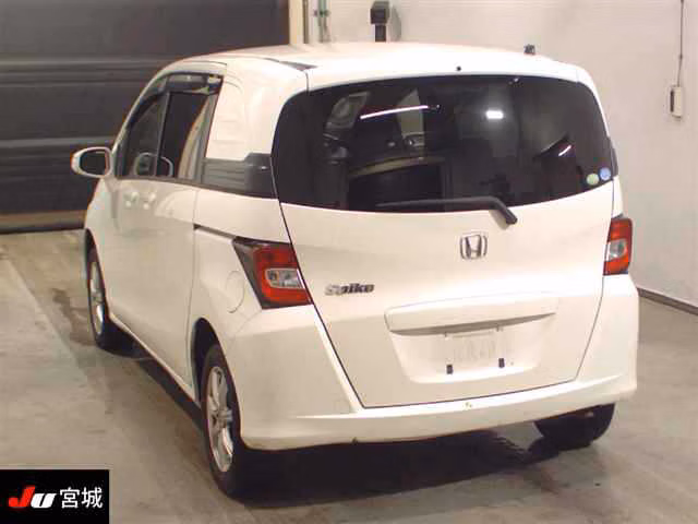 HONDA FREED SPIKE