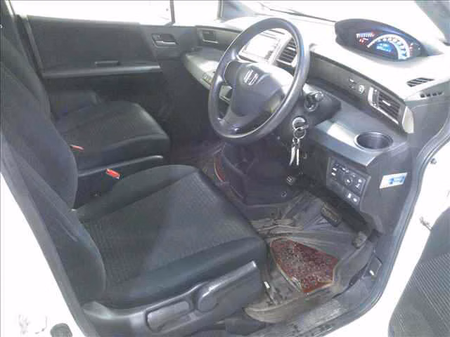 HONDA FREED SPIKE