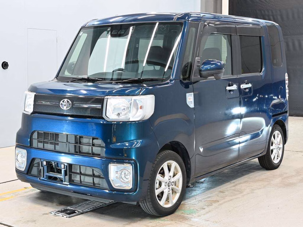 TOYOTA PIXIS MEGA