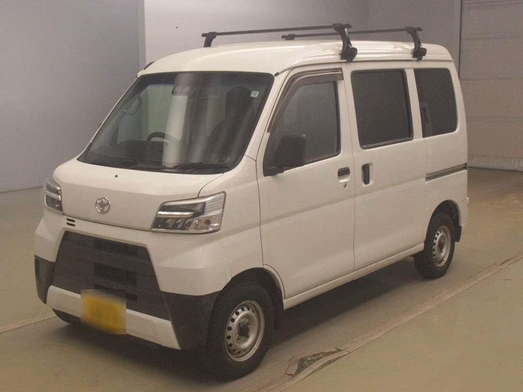 TOYOTA PIXIS VAN