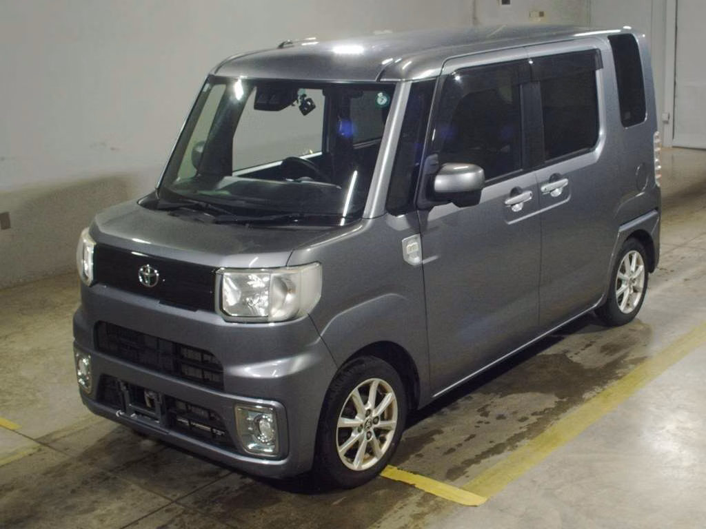 TOYOTA PIXIS MEGA