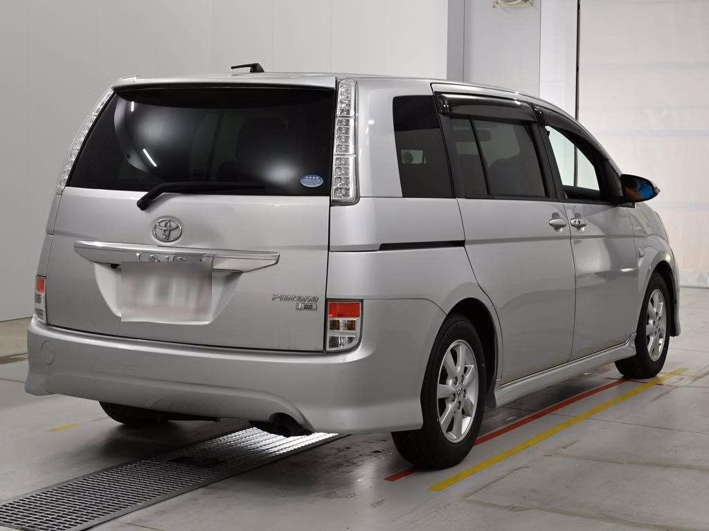 TOYOTA ISIS