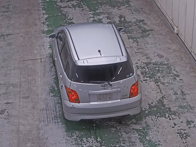 TOYOTA IST