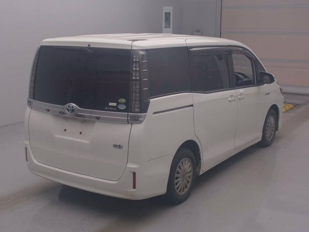 TOYOTA VOXY