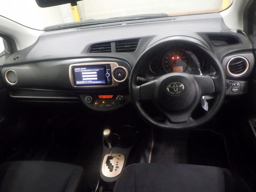 TOYOTA VITZ