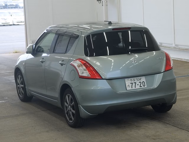 SUZUKI SWIFT