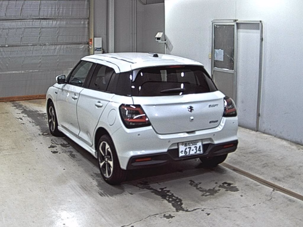 SUZUKI SWIFT