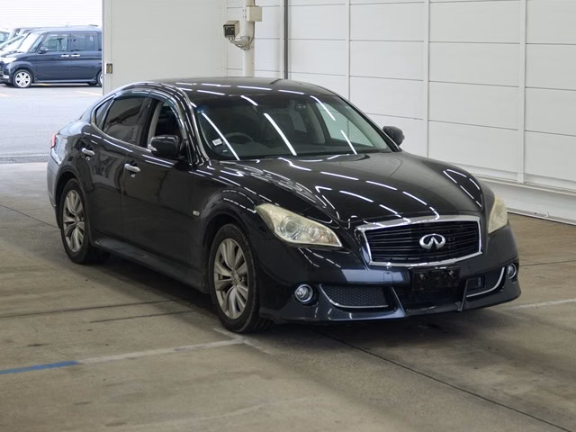 NISSAN FUGA