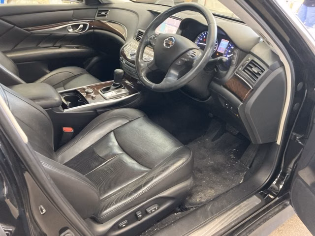 NISSAN FUGA