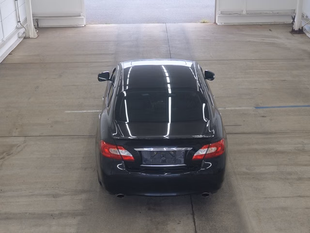 NISSAN FUGA