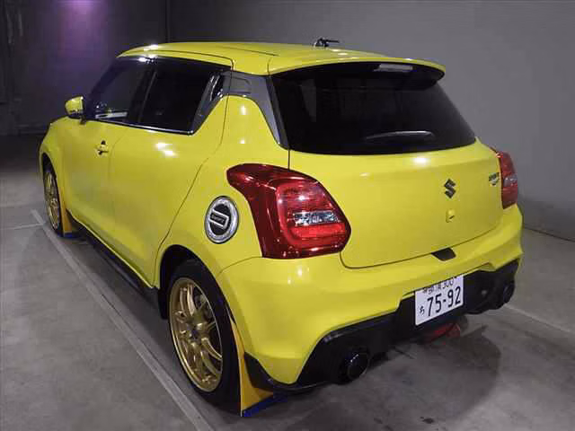 SUZUKI SWIFT