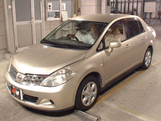 NISSAN TIIDA LATIO