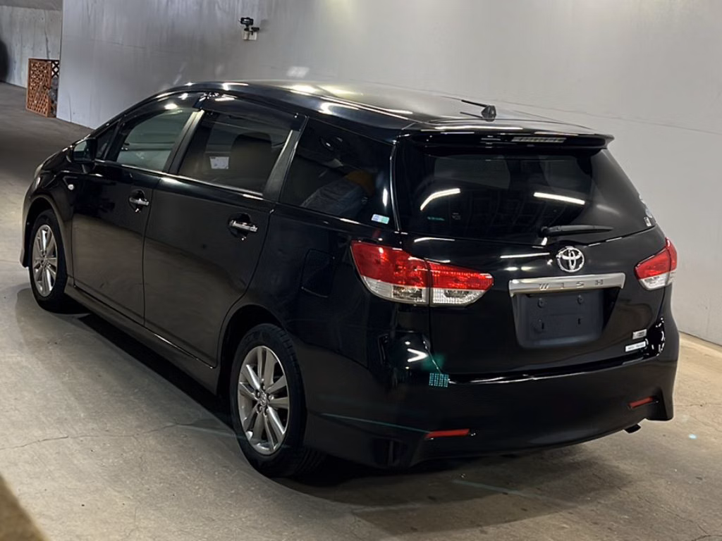 TOYOTA WISH