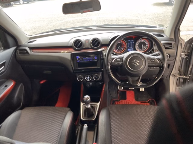 SUZUKI SWIFT