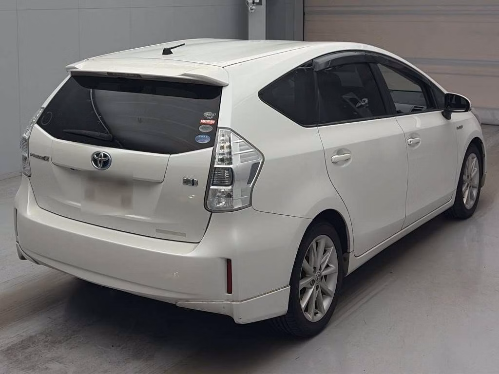 TOYOTA PRIUS ALPHA
