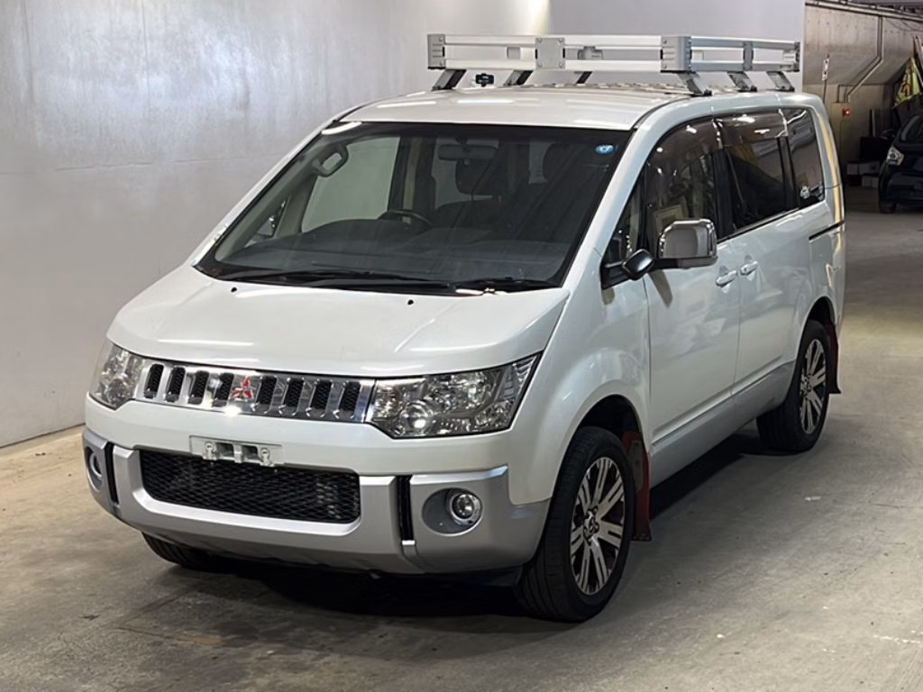 MITSUBISHI DELICA D:5