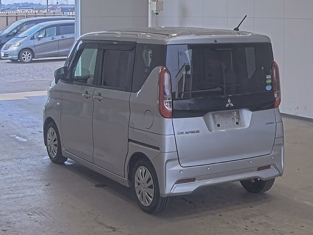 MITSUBISHI EK SPACE