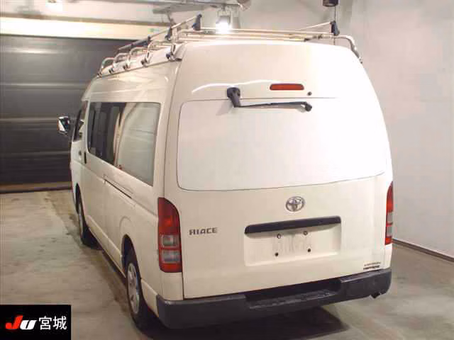 TOYOTA REGIUS ACE