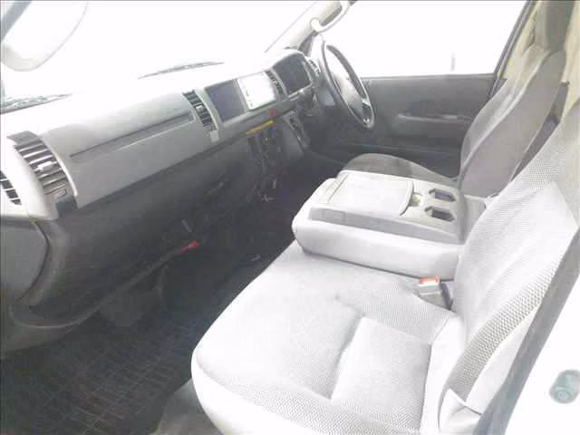 TOYOTA REGIUS ACE