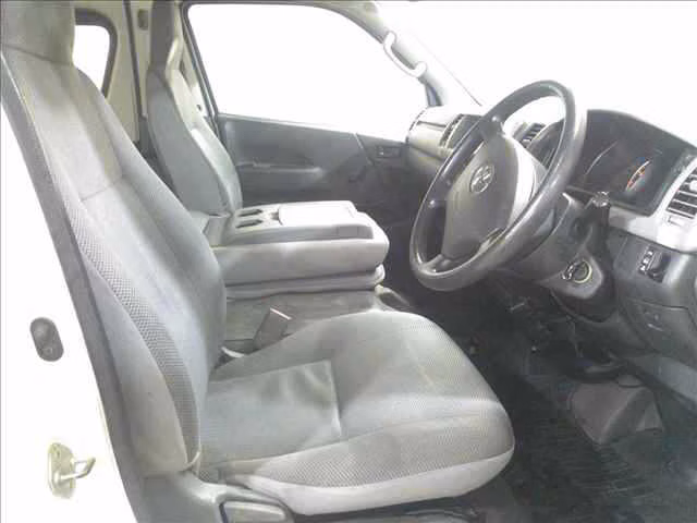 TOYOTA REGIUS ACE