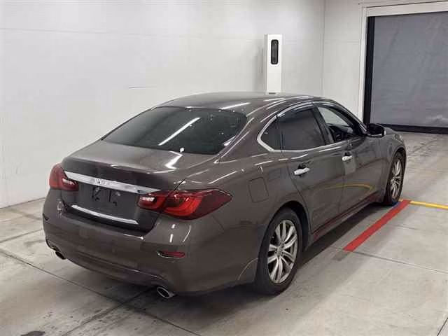 NISSAN FUGA