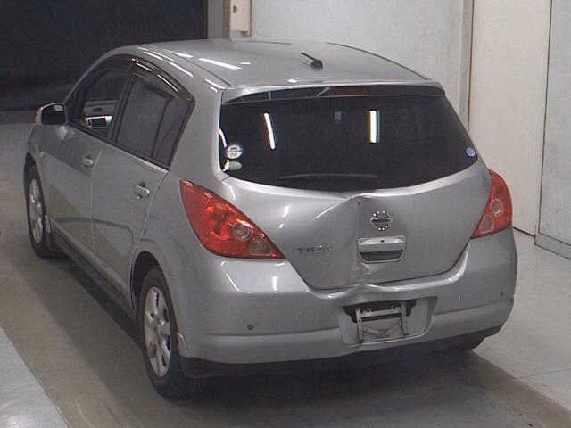 NISSAN TIIDA