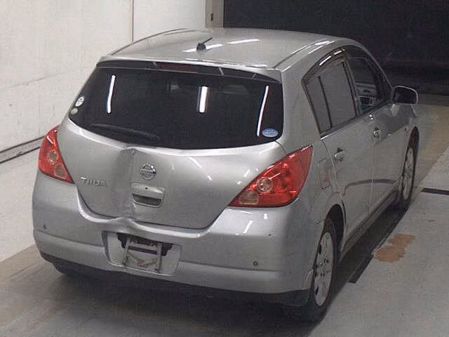 NISSAN TIIDA