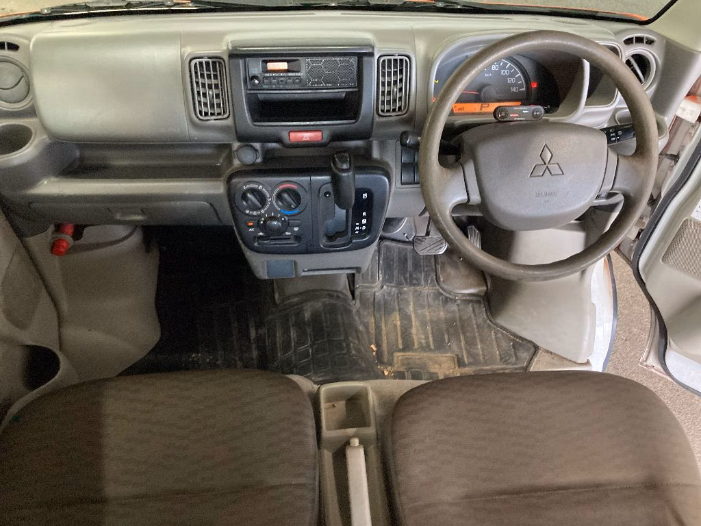 MITSUBISHI MINICAB