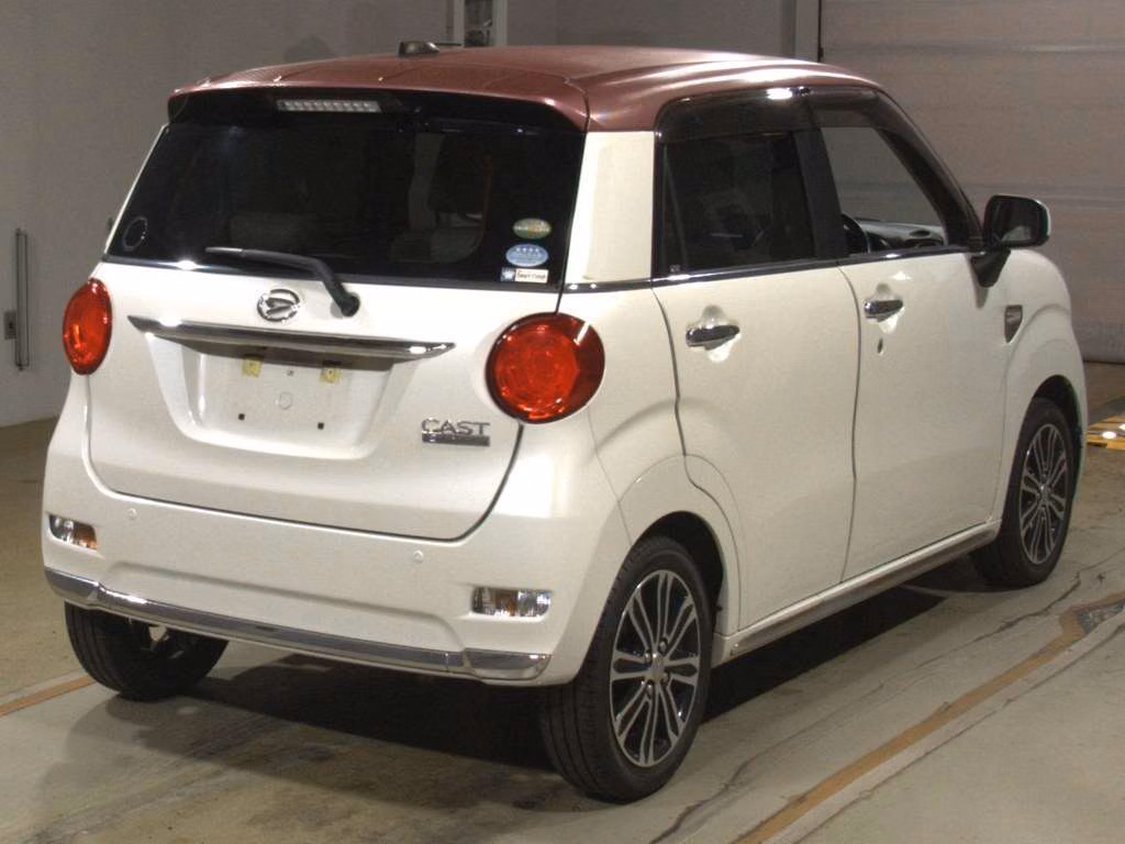 DAIHATSU CAST