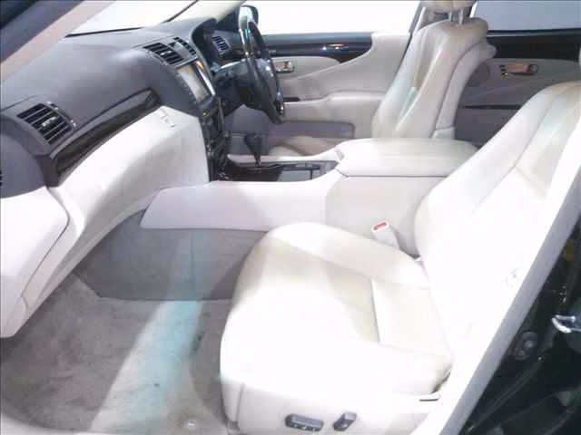 LEXUS LS460