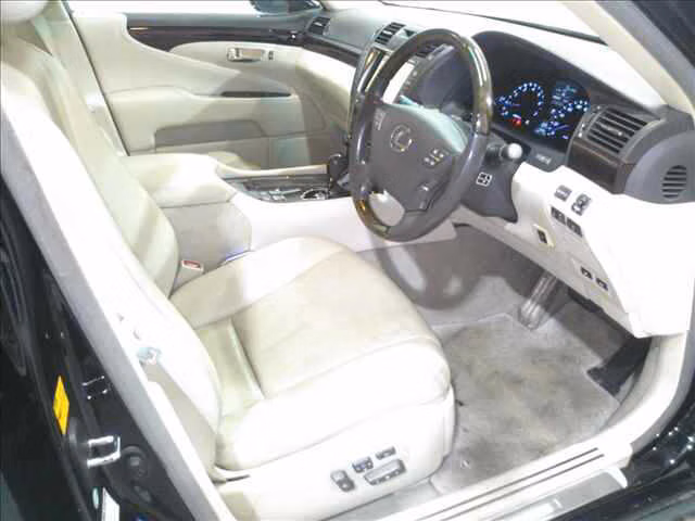 LEXUS LS460