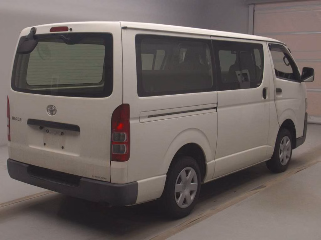 TOYOTA REGIUS ACE