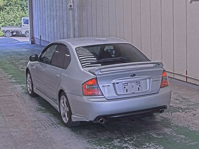 SUBARU LEGACY B4