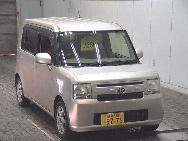 TOYOTA PIXIS SPACE