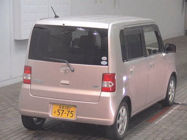 TOYOTA PIXIS SPACE
