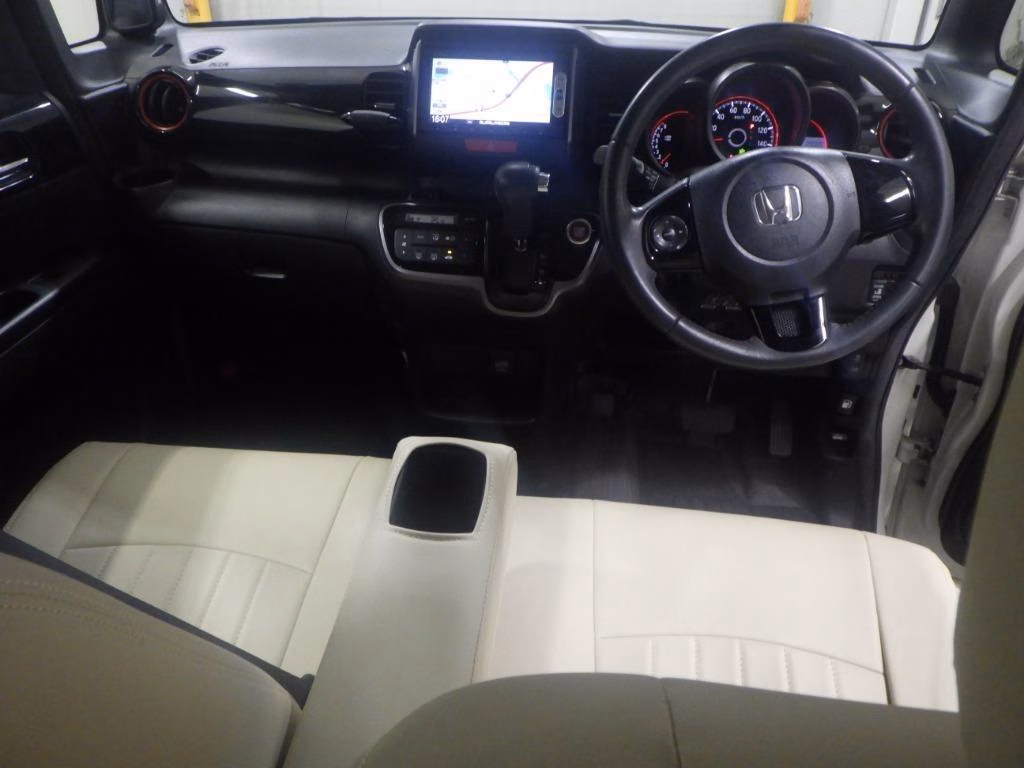 HONDA N-BOX
