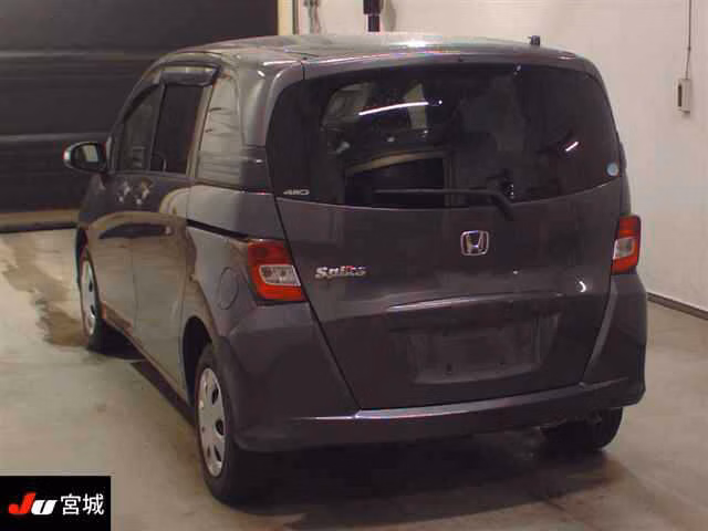 HONDA FREED SPIKE