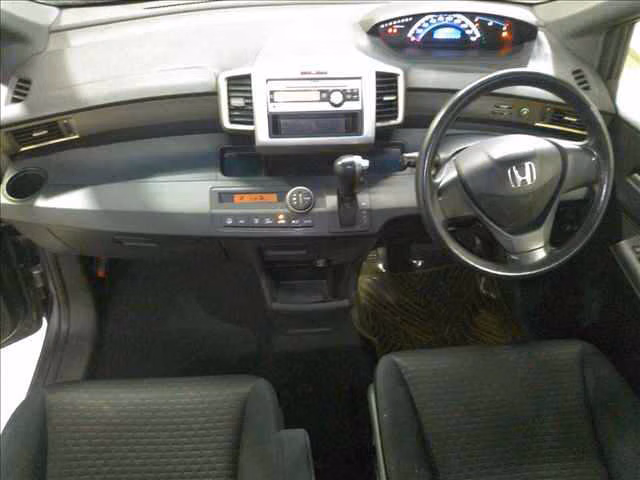 HONDA FREED SPIKE
