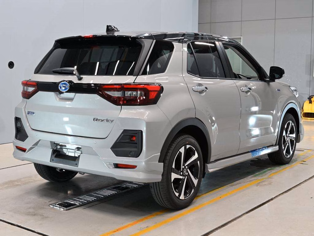DAIHATSU ROCKY