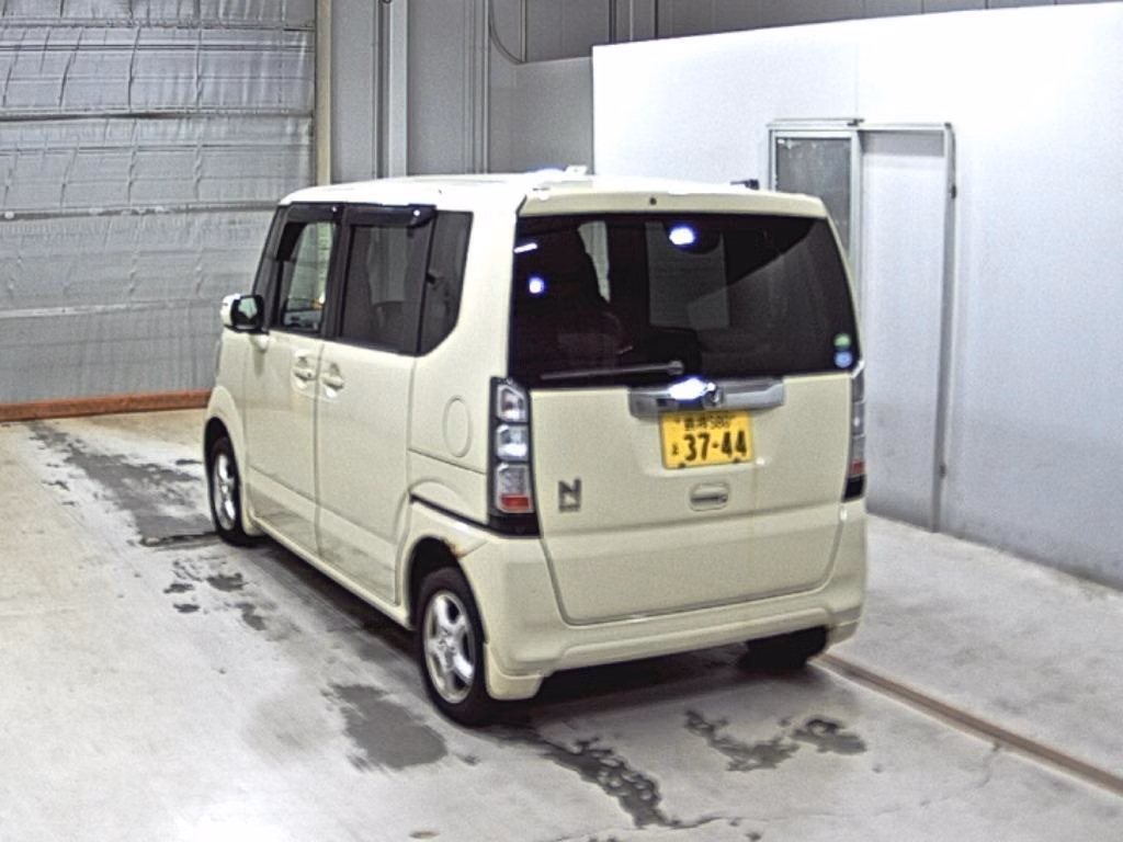 HONDA N-BOX