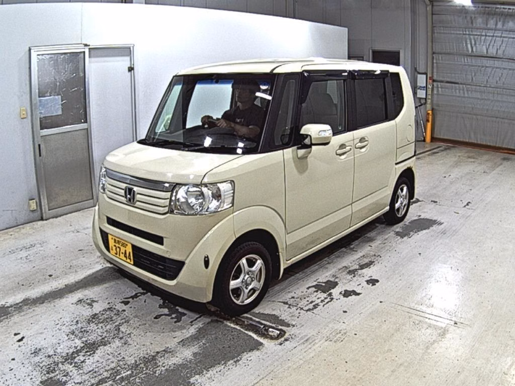 HONDA N-BOX