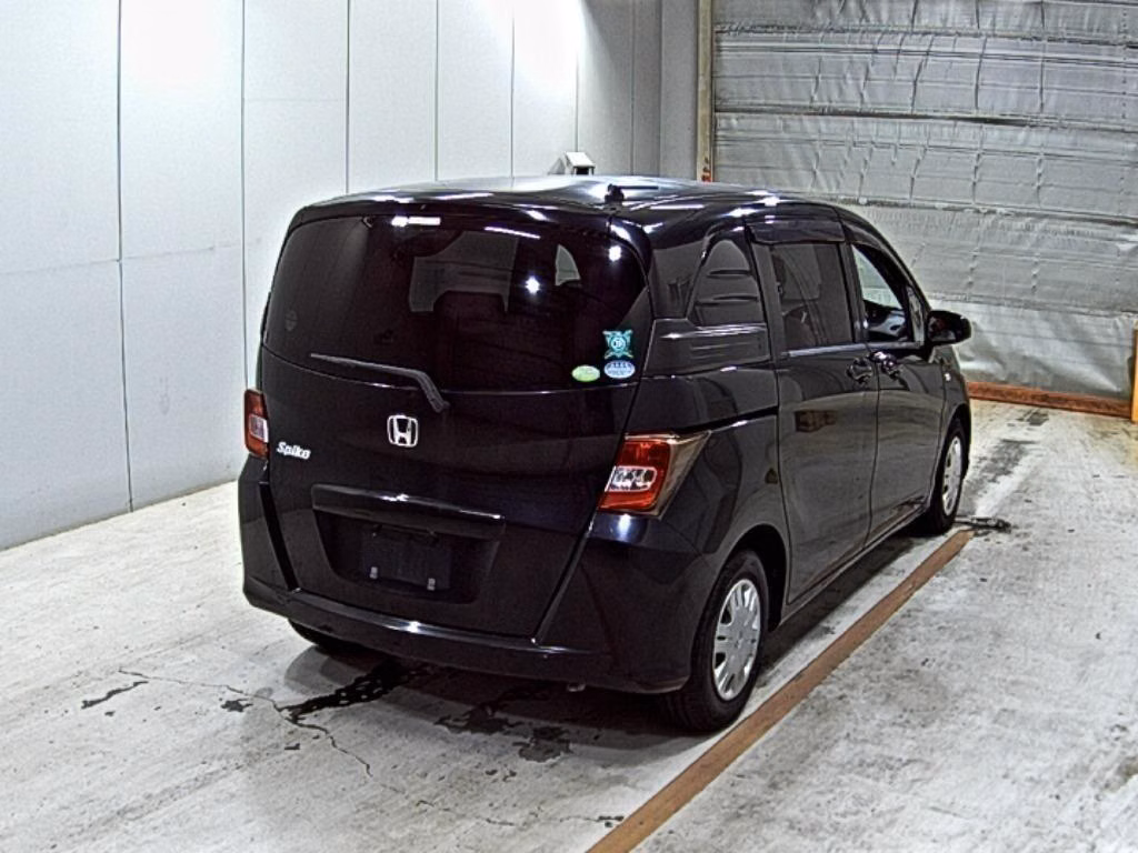 HONDA FREED SPIKE